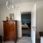 Petite Maison Mitoyenne, Clim, Rénovée, Calme Hébergement de vacances
