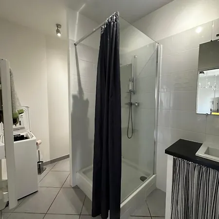 Petite Maison Mitoyenne, Clim, Renovee, Calme *
